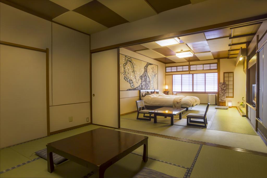 Kinosaki Onsen Hanakouji Saigetsu Тойоока Екстер'єр фото