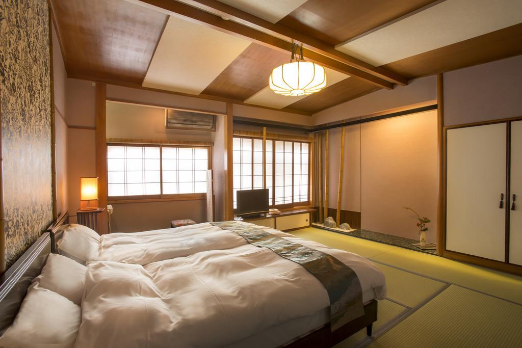 Kinosaki Onsen Hanakouji Saigetsu Тойоока Екстер'єр фото